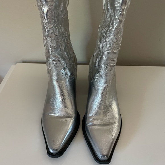 Woman Silver Embroidered Western Cowgirl Boots - Size 6 - Picture 3 of 13